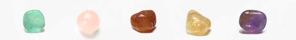 五行の天然石 - 緑・ピンク・茶色・黄色・紫